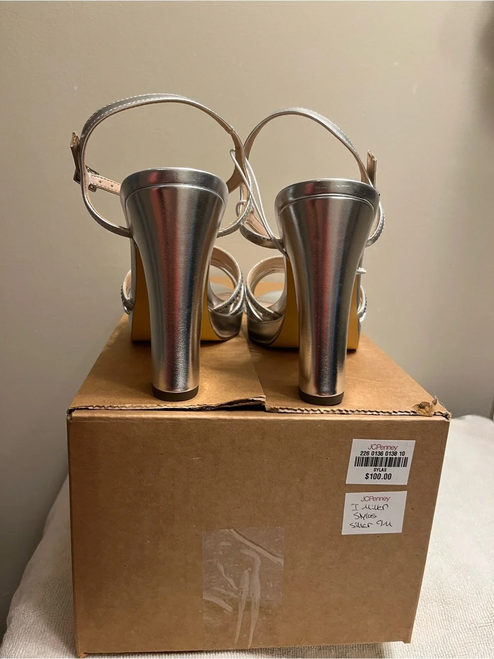 I.Miller shiny silver